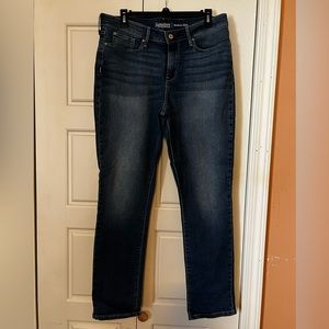 Medium wash modern slim jeans